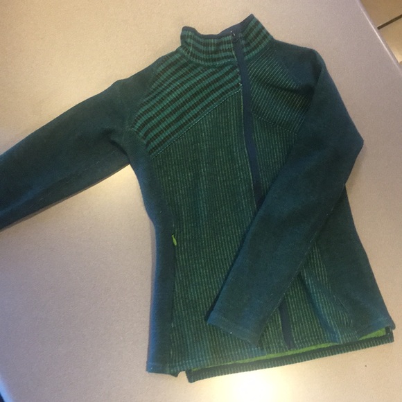 Title nine Sweaters - Full zip Title nine sweater (small)